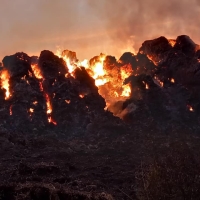 Pożar sterty siana w okolicach Szymanowa 7.VIII.22 r.