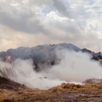 Pożar sterty siana w okolicach Szymanowa 7.VIII.22 r.
